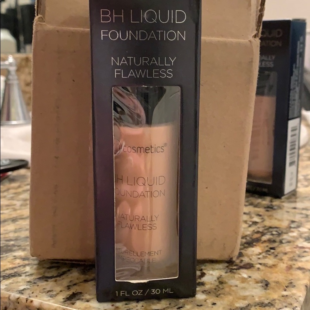 5 BH liquid foundations naturally flawless
